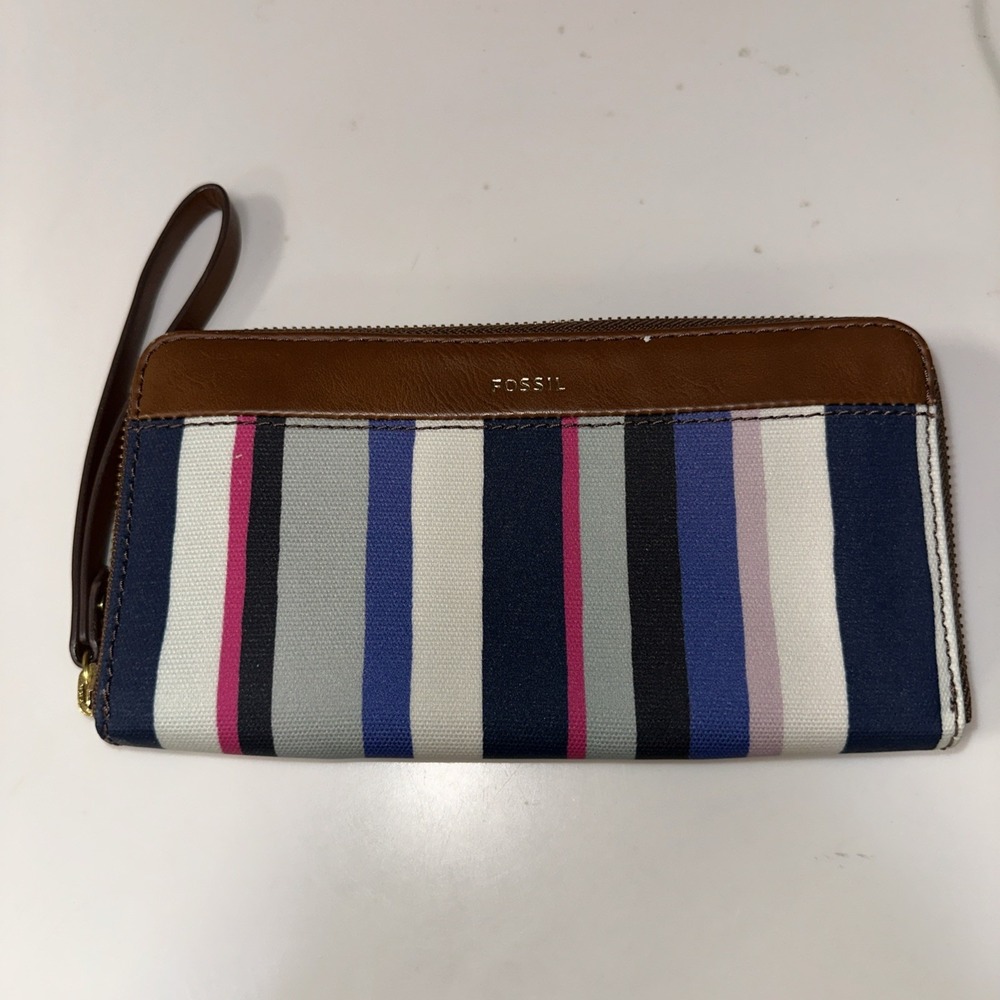 Fossil Vertical‎ Stripe Wristlet Wallet